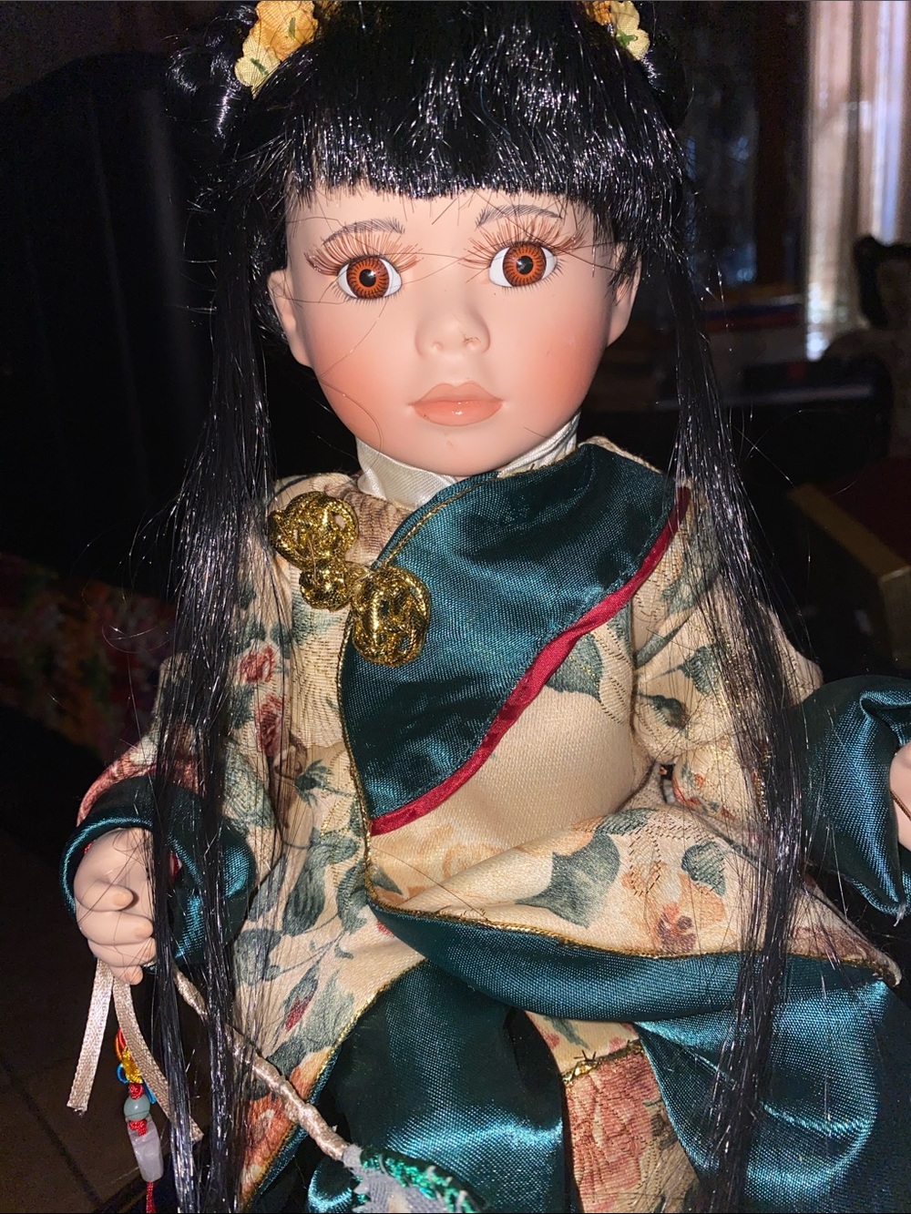 Duck House Heirloom Dolls porcelain doll - Picture 3 of 8
